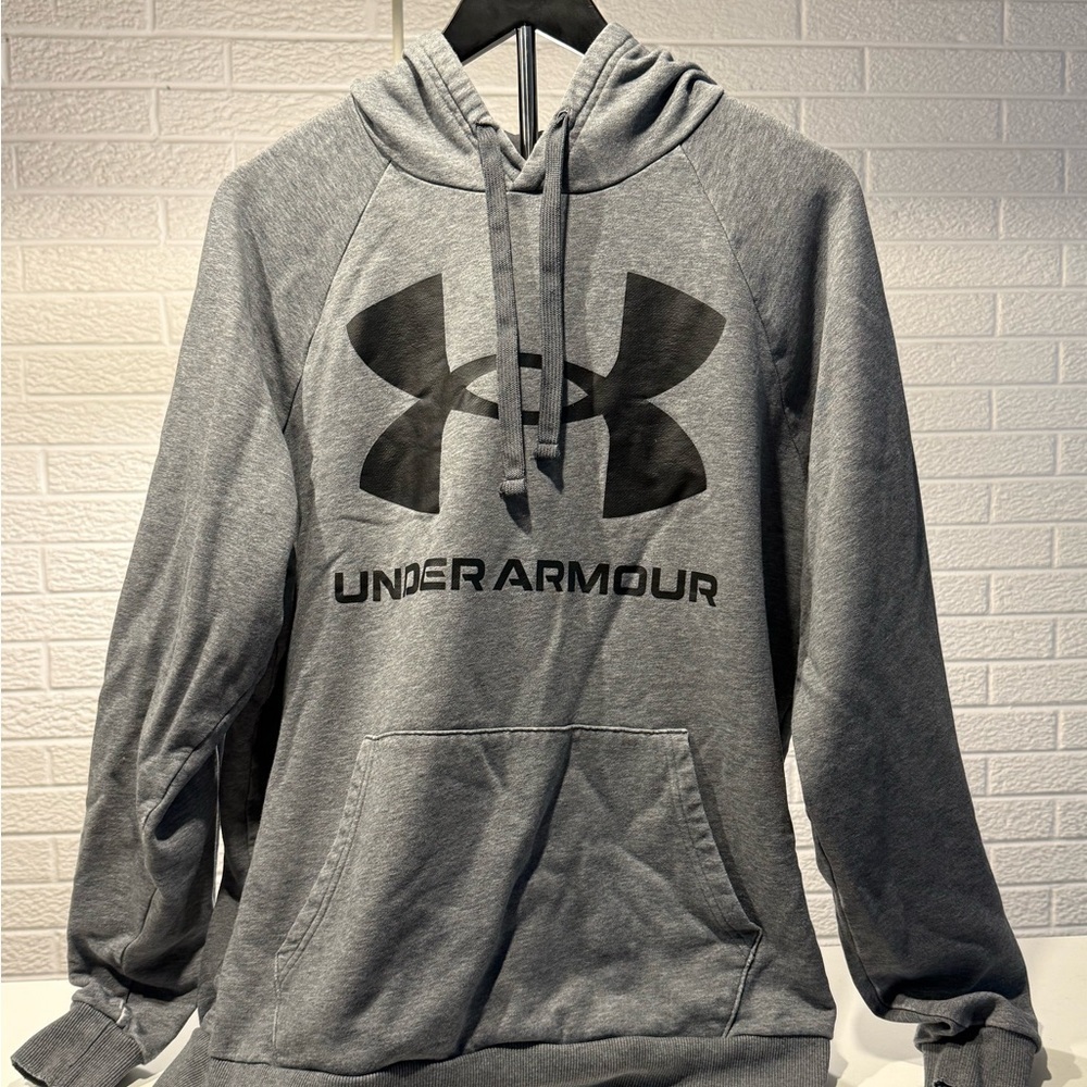 Under Armour Gray Sweater‎ Athletic Fleece
